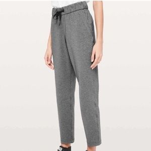 Lululemon On the Fly pant in heather grey